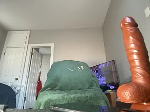 ChiRaqb8 online show from 11-01-25, 04:09