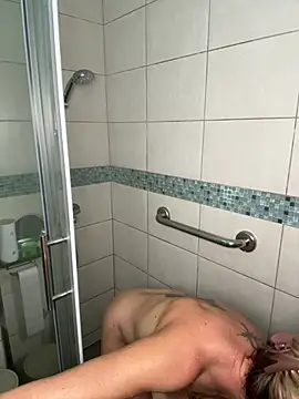 Lara Bergmann online show from 01-08-25, 11:43