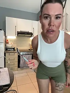 Lara Bergmann online show from 04-21-26, 08:53