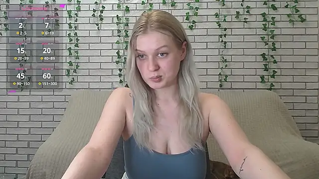 Snapshot of EmiliaDuchess chatting on 01-27-25, 11:54 EmiliaDuchess online show from 01-27-25, 11:54