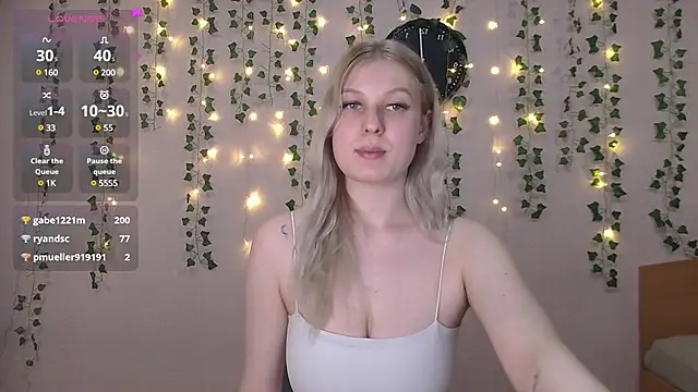 Snapshot of EmiliaDuchess chatting on 03-06-25, 01:03 EmiliaDuchess online show from 03-06-25, 01:03