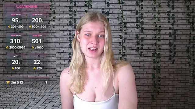 Snapshot of EmiliaDuchess chatting on 09-09-25, 11:21 EmiliaDuchess online show from 09-09-25, 11:21