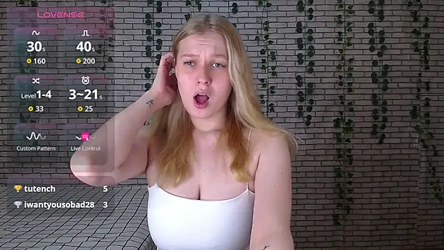 Snapshot of EmiliaDuchess chatting on 09-10-25, 09:09 EmiliaDuchess online show from 09-10-25, 09:09