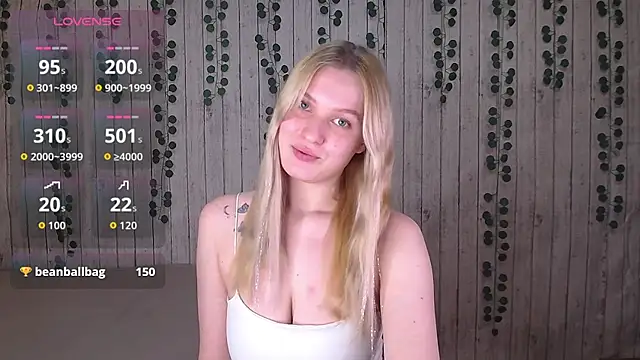 Snapshot of EmiliaDuchess chatting on 11-28-25, 04:09 EmiliaDuchess online show from 11-28-25, 04:09