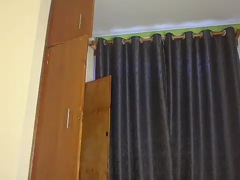 Apple bitch online show from 12-21-25, 04:41