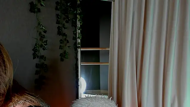 AnnLevine online show from 01-12-25, 06:06