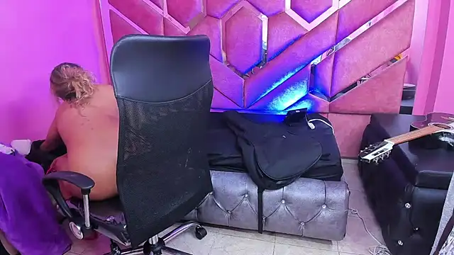 Olivia Fox69 online show from 02-18-25, 08:38