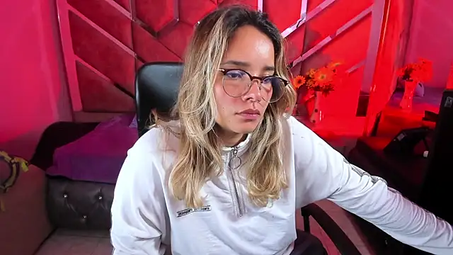 Olivia Fox69 online show from 09-16-25, 03:18