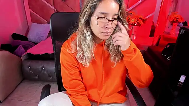 Olivia Fox69 online show from 09-30-25, 03:33