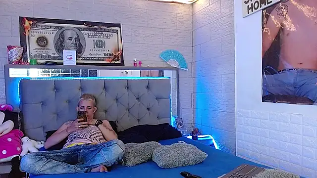 Snapshot of parejacaliente20154 chatting on 12-06-24, 12:05 parejacaliente20154 online show from 12-06-24, 12:05