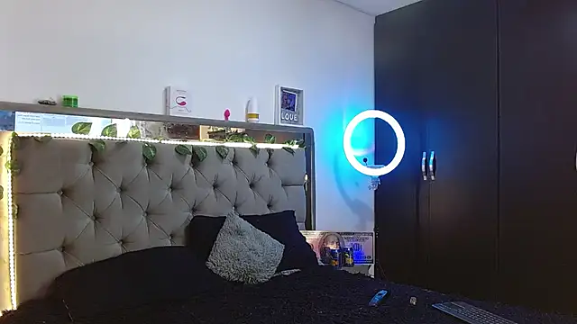 Snapshot of parejacaliente20154 chatting on 12-14-24, 03:47 parejacaliente20154 online show from 12-14-24, 03:47