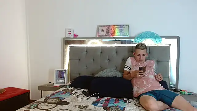 Snapshot of parejacaliente20154 chatting on 01-11-25, 12:07 parejacaliente20154 online show from 01-11-25, 12:07