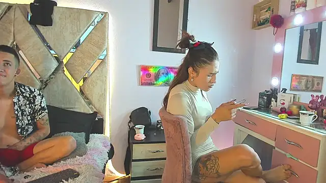 parejacaliente20154 online show from 11-13-25, 12:37