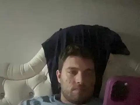 Snapshot of Franso13 chatting on 03-20-26, 10:36 Franso13 online show from 03-20-26, 10:36