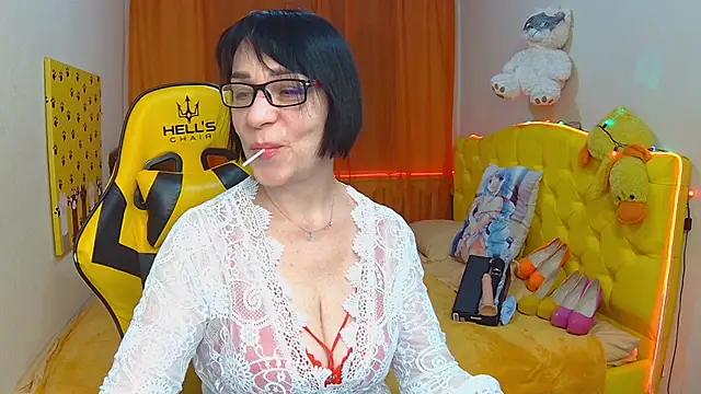 Snapshot of SandraHormas chatting on 02-04-25, 08:24 SandraHormas online show from 02-04-25, 08:24