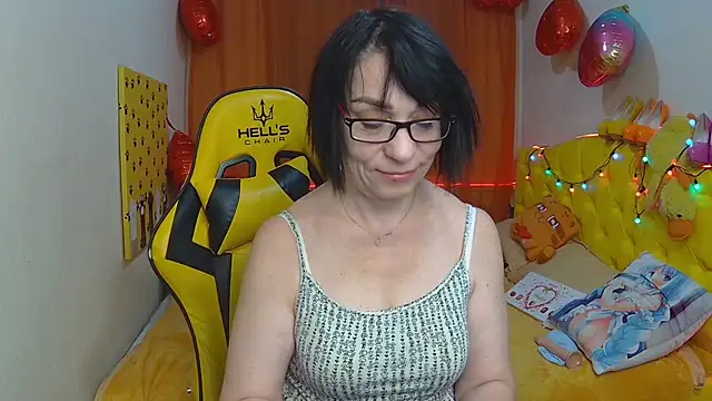 Snapshot of SandraHormas chatting on 03-05-25, 05:18 SandraHormas online show from 03-05-25, 05:18