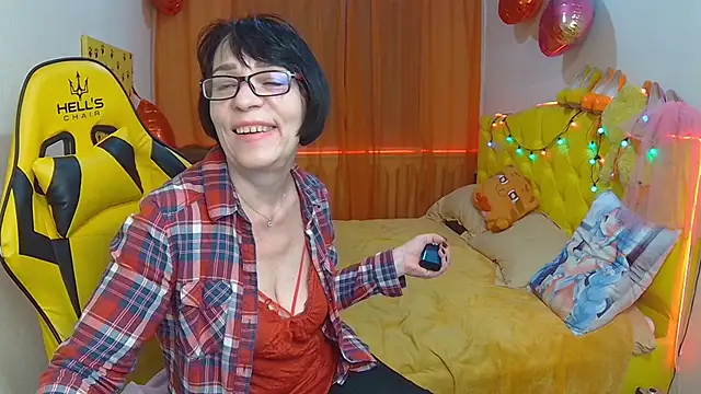 Snapshot of SandraHormas chatting on 03-11-25, 05:02 SandraHormas online show from 03-11-25, 05:02