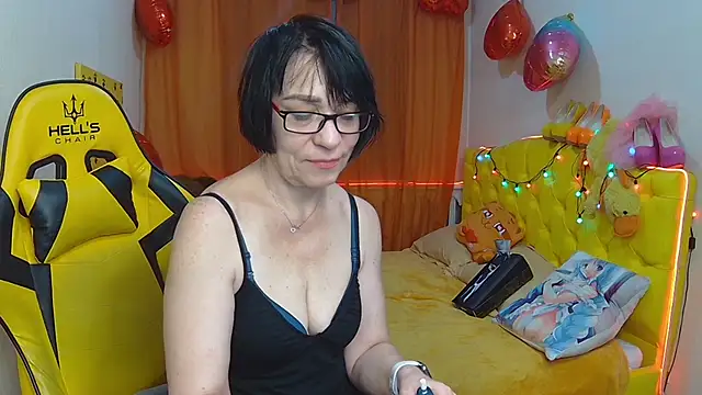 Snapshot of SandraHormas chatting on 03-19-25, 05:50 SandraHormas online show from 03-19-25, 05:50