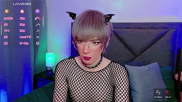Sammy Russell online show from 06-12-26, 03:49