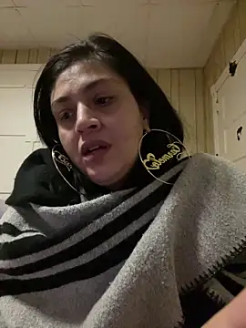 Snapshot of kriztal_pretty chatting on 12-13-25, 11:54 kriztal pretty online show from 12-13-25, 11:54