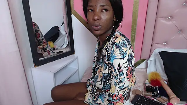 Madeline Woods online show from 02-26-25, 07:27