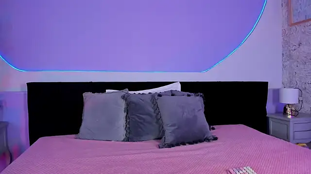 Julieta Cortes   online show from 12-05-25, 12:14