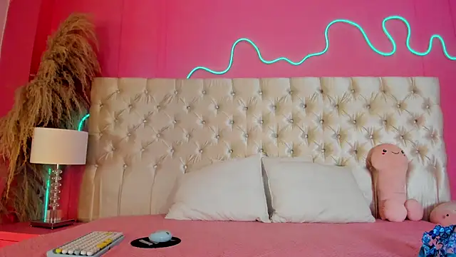 Julieta Cortes   online show from 03-31-26, 11:54