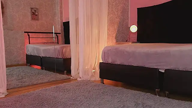 Julieta Cortes   online show from 04-24-26, 01:02