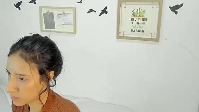 Snapshot of rousesuly chatting on 12-11-24, 02:41 rousesuly online show from 12-11-24, 02:41