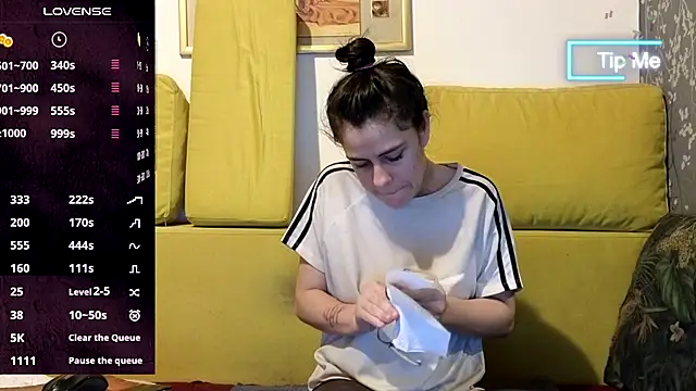 Snapshot of ana_squirt69 chatting on 11-18-25, 04:06 ana squirt69 online show from 11-18-25, 04:06