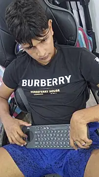 Snapshot of alex_245711 chatting on 11-26-25, 07:04 alex 245711 online show from 11-26-25, 07:04