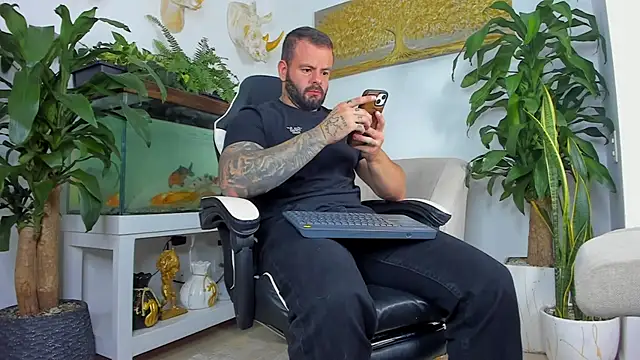 Johnnygrayson1 online show from 04-25-26, 01:08