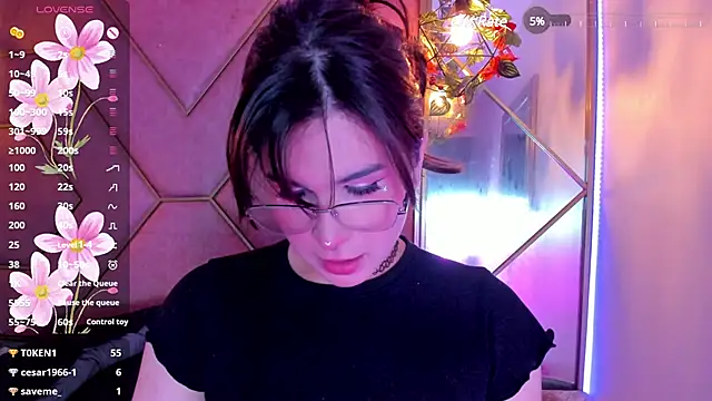 Snapshot of Yuri_Stars chatting on 02-05-25, 08:57 Yuri Stars online show from 02-05-25, 08:57