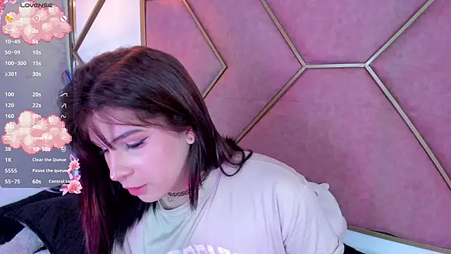 Snapshot of Yuri_Stars chatting on 03-04-25, 04:20 Yuri Stars online show from 03-04-25, 04:20