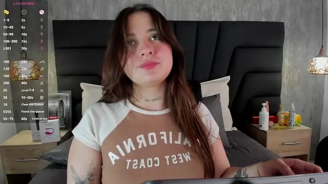 Sabrina Lennox online show from 03-14-25, 10:38