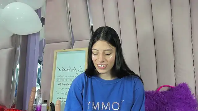 Snapshot of Sasha_Petitte chatting on 09-12-25, 04:12 Sasha Petitte online show from 09-12-25, 04:12