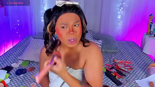 CuteRomi online show from 12-29-24, 01:13