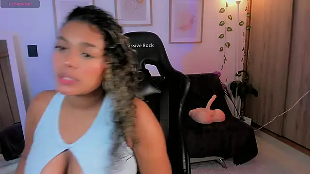 aleja montiel   online show from 04-27-26, 12:58