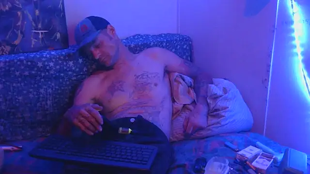 TheOneYouLove69 online show from 10-31-25, 03:29