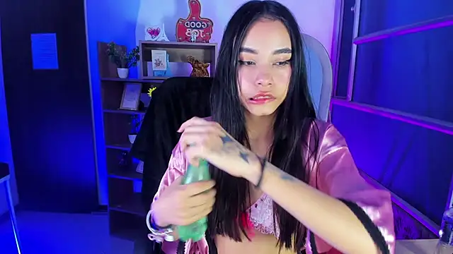 Jasmin Skinny online show from 12-04-25, 03:27