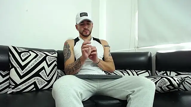 tommycash 777 online show from 07-28-26, 03:54