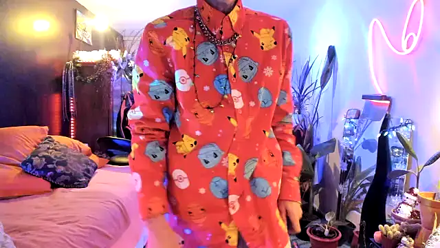 Snapshot of leatherz69 chatting on 12-25-24, 03:40 leatherz69 online show from 12-25-24, 03:40