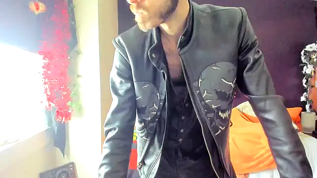 Snapshot of leatherz69 chatting on 03-03-25, 05:29 leatherz69 online show from 03-03-25, 05:29