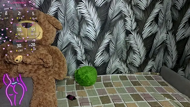 Hellen Moore online show from 10-04-25, 12:19