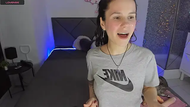Snapshot of CassieEvans chatting on 05-05-26, 05:37 CassieEvans online show from 05-05-26, 05:37