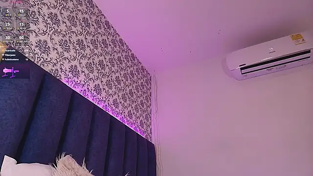 Snapshot of AmberMoss_ chatting on 02-14-25, 10:49 AmberMoss online show from 02-14-25, 10:49