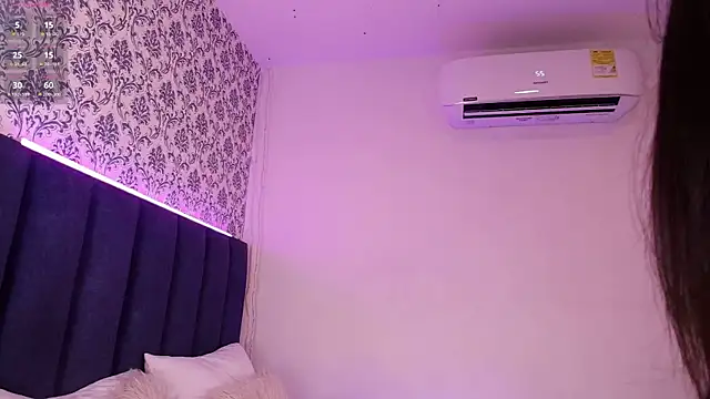 Snapshot of AmberMoss_ chatting on 03-07-25, 03:40 AmberMoss online show from 03-07-25, 03:40