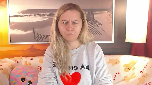 Snapshot of BigBoobsARRI chatting on 12-03-24, 07:54 BigBoobsARRI online show from 12-03-24, 07:54