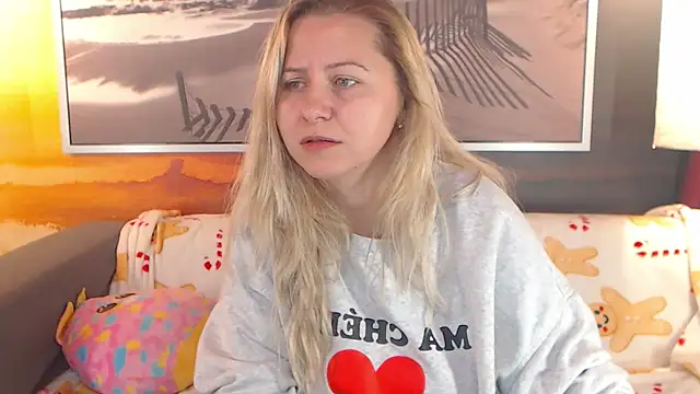 Snapshot of BigBoobsARRI chatting on 12-03-24, 02:05 BigBoobsARRI online show from 12-03-24, 02:05