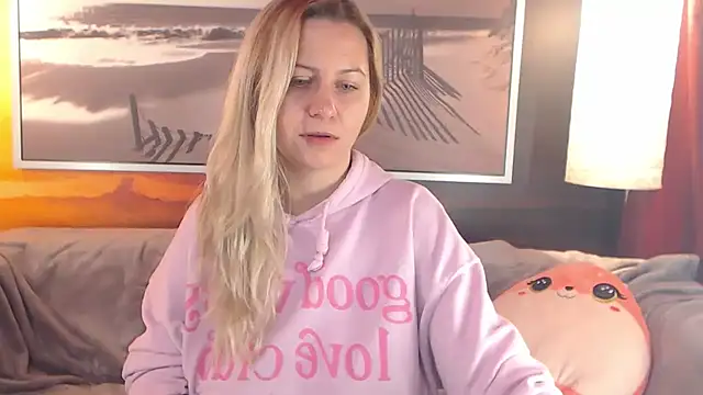 Snapshot of BigBoobsARRI chatting on 12-19-24, 08:13 BigBoobsARRI online show from 12-19-24, 08:13